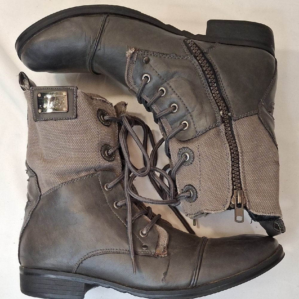 J75 Jump Trooper 3 Men's Gray Combat Tactical Boots. Good Used Condition.